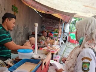 Pastikan Pangan Aman Dikonsumsi, Puskesmas Panunggangan Sidak Kantin Sekolah