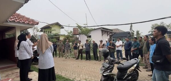 Tingkatkan Produktivitas Perikanan, Pemkot Tangerang Salurkan 3,5 Ton Pakan